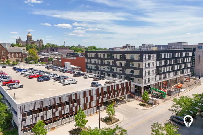 418 East Grand Apartments
