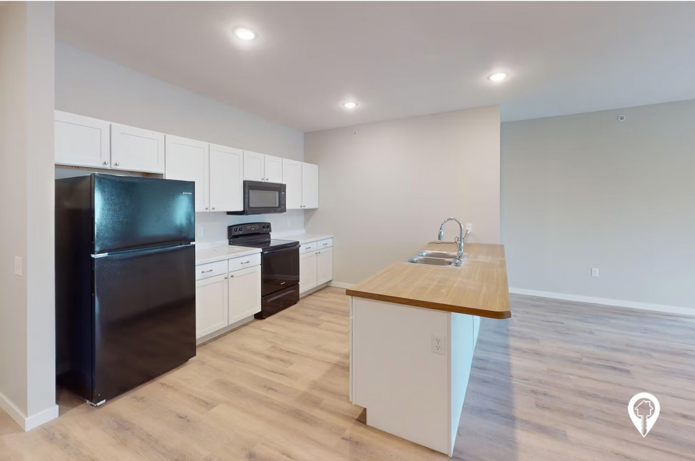 South Pointe Apartments & Townhomes