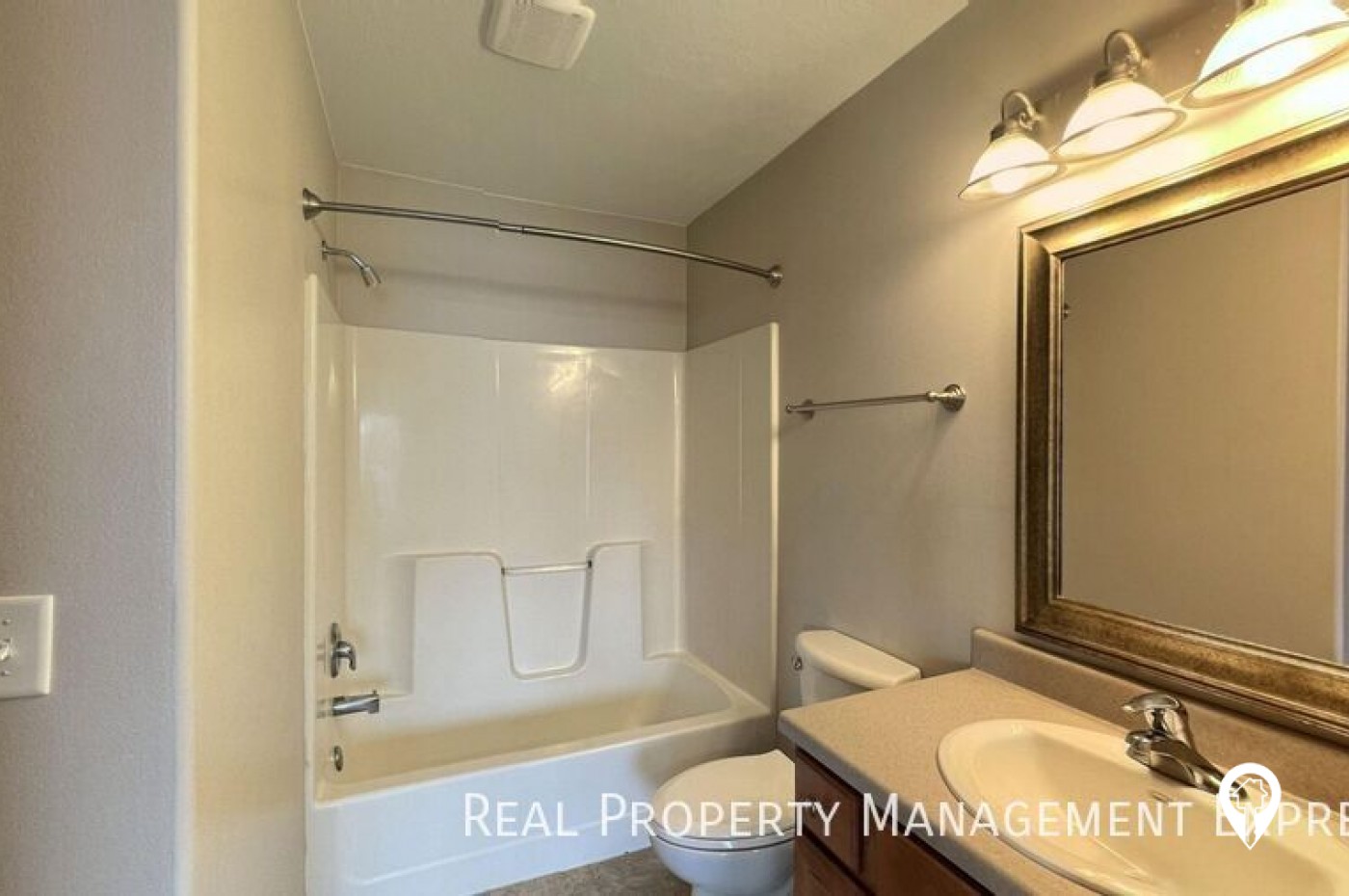 3202 N Aurora Ave House