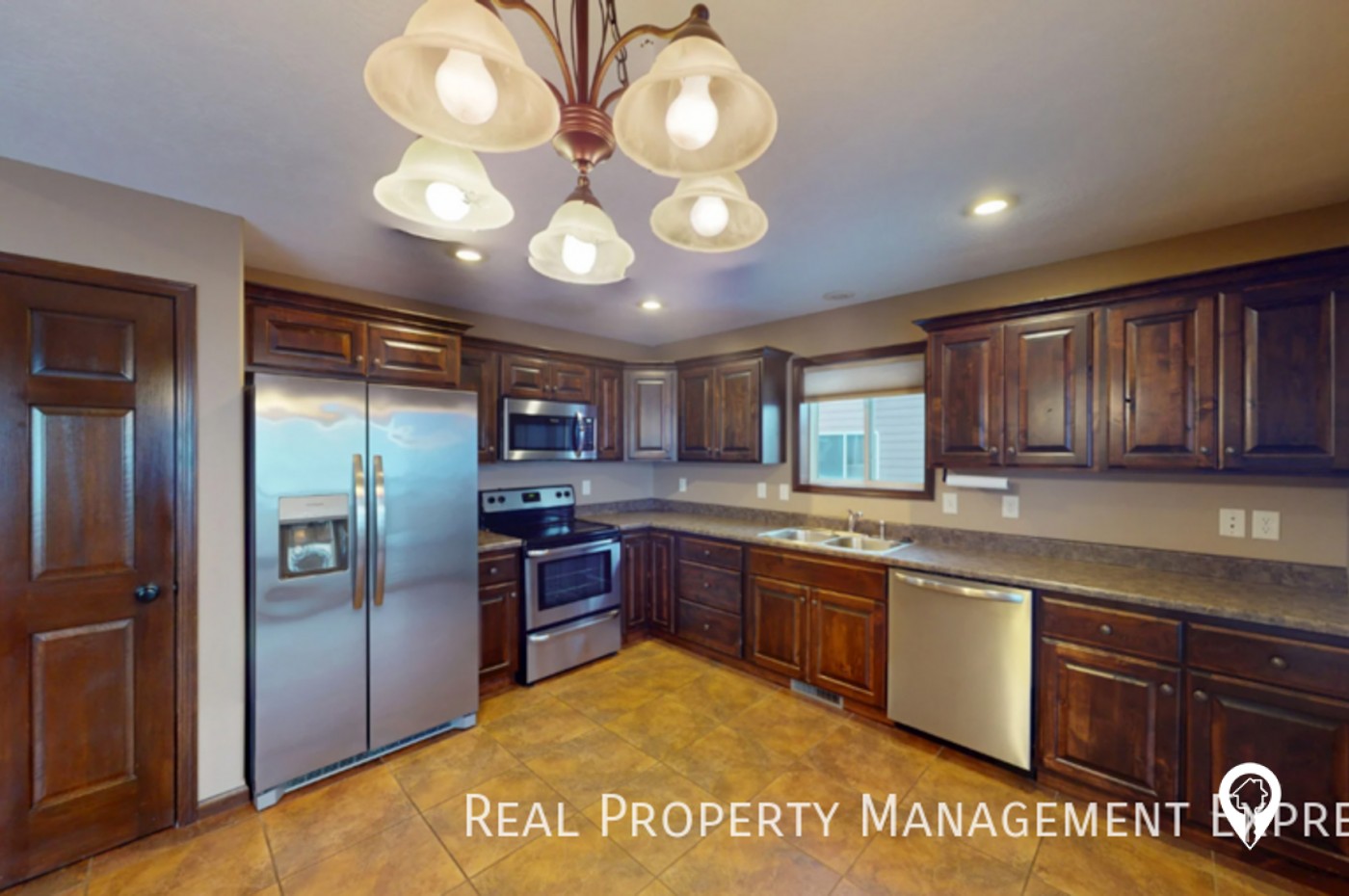 205 W Ivy Rd Townhome