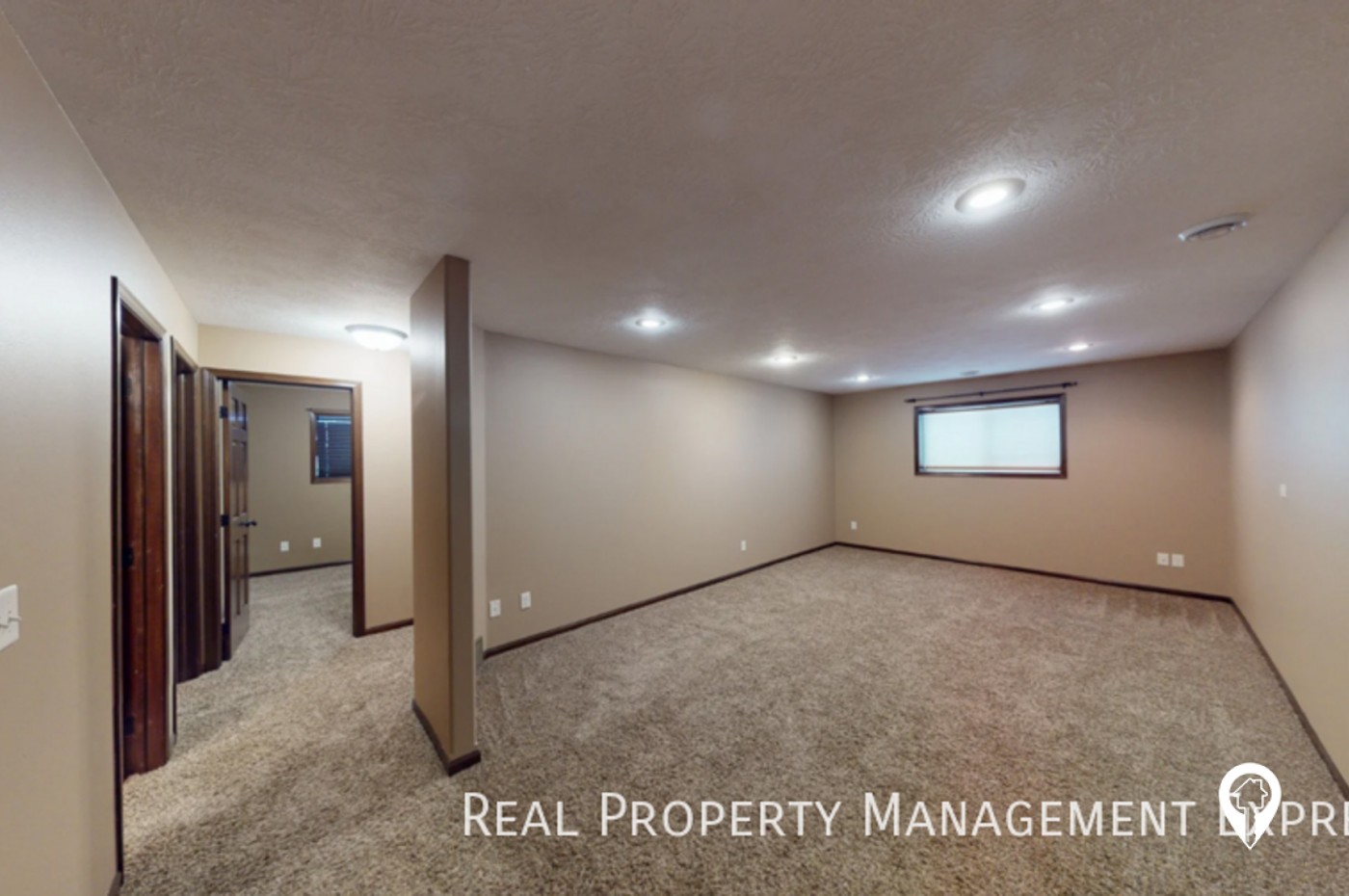 205 W Ivy Rd Townhome