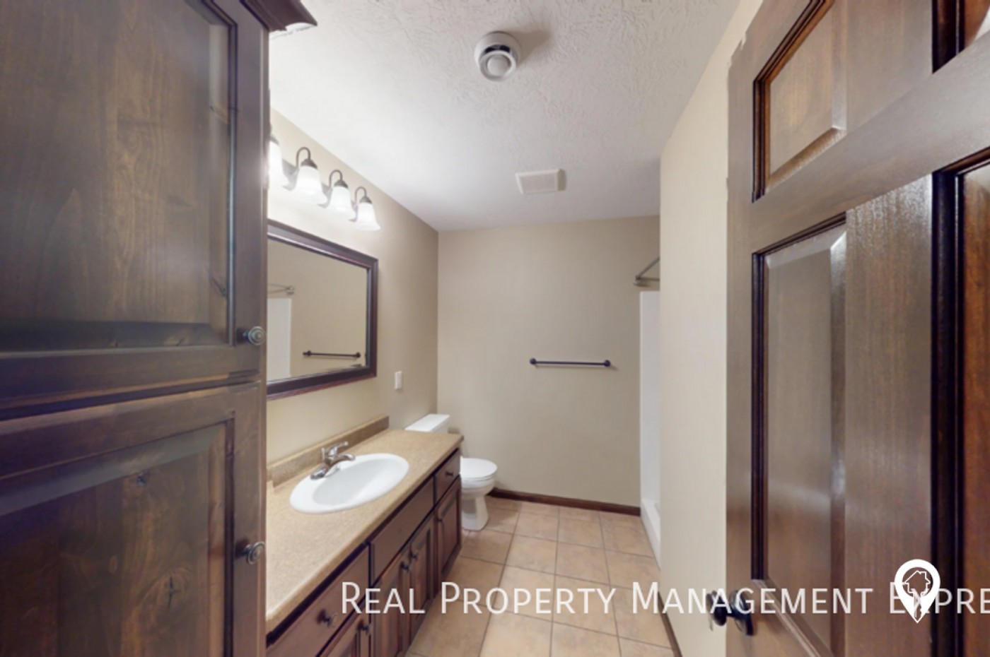 205 W Ivy Rd Townhome