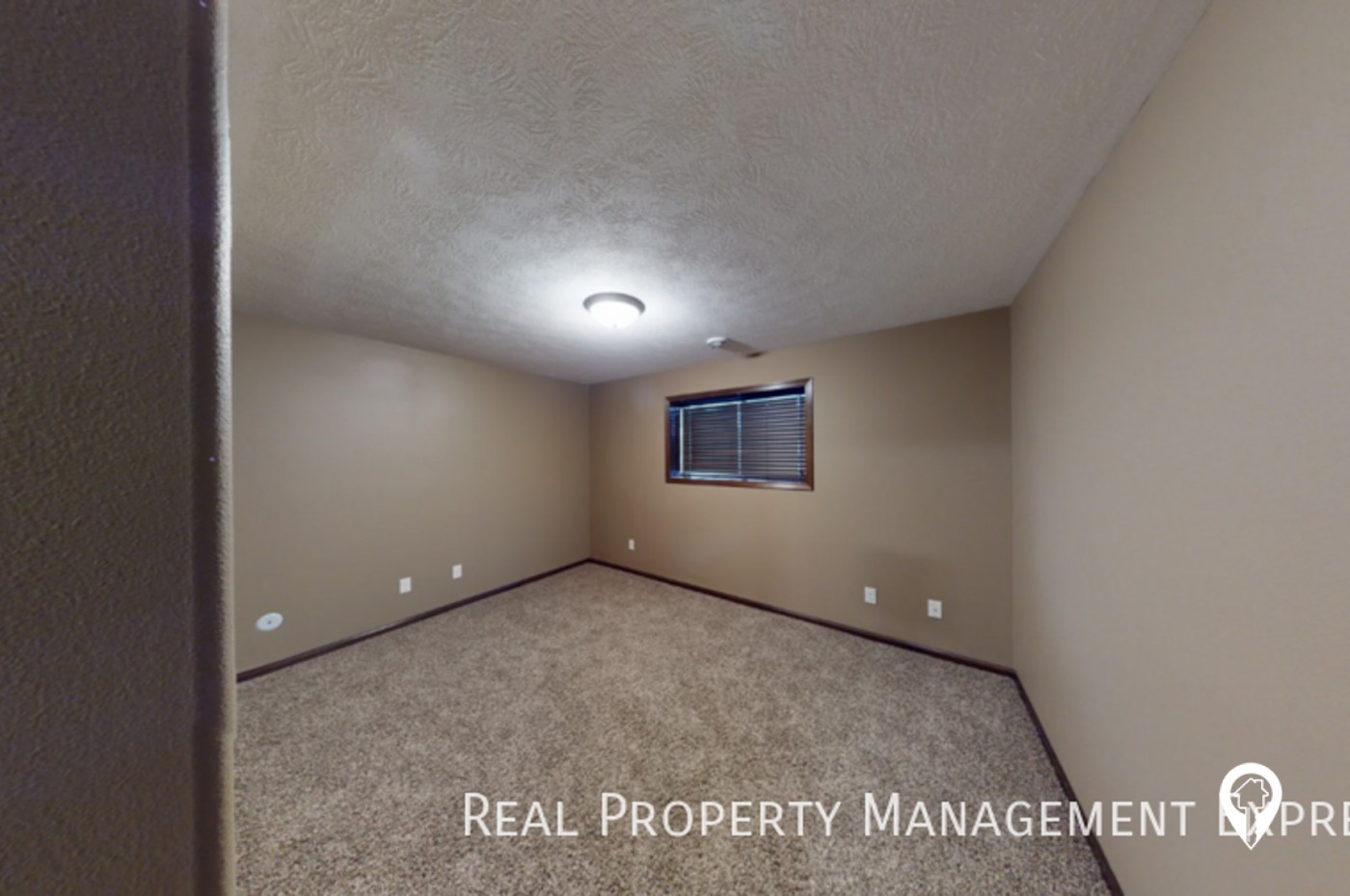 205 W Ivy Rd Townhome