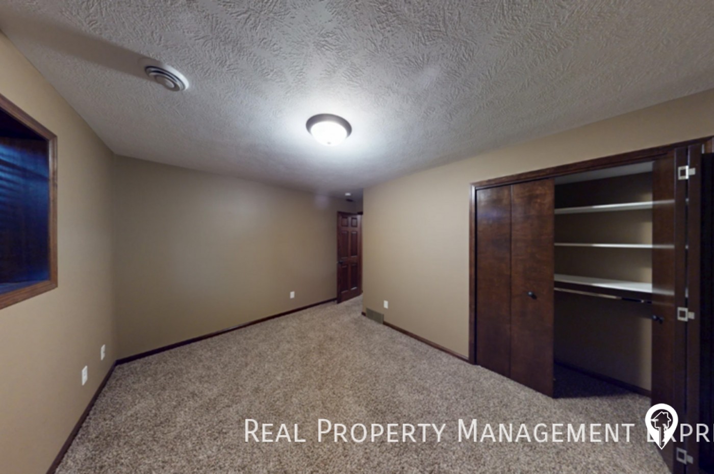 205 W Ivy Rd Townhome