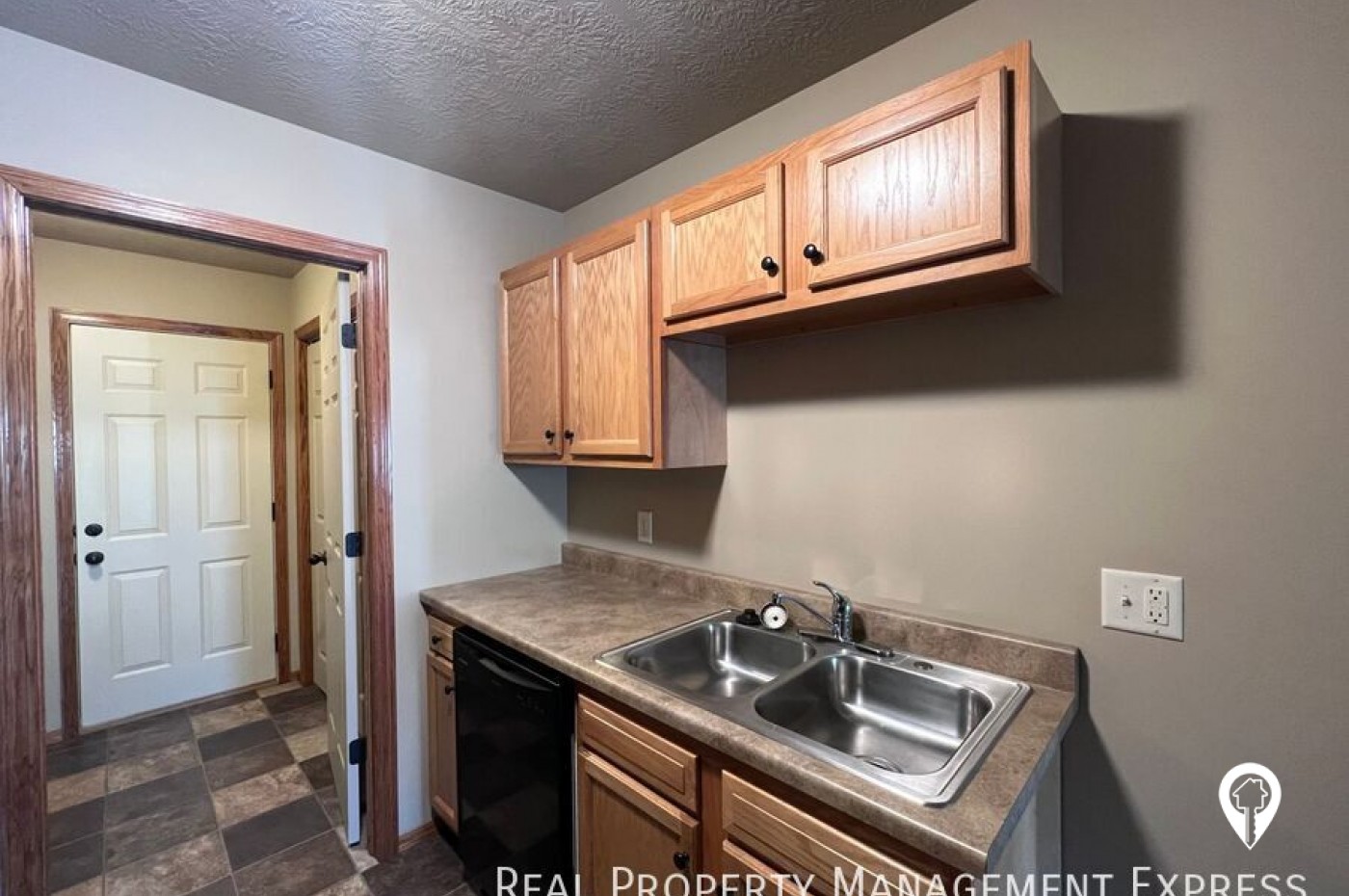 3604 W 93rd St Townhome