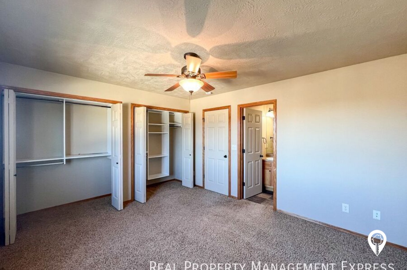 3604 W 93rd St Townhome