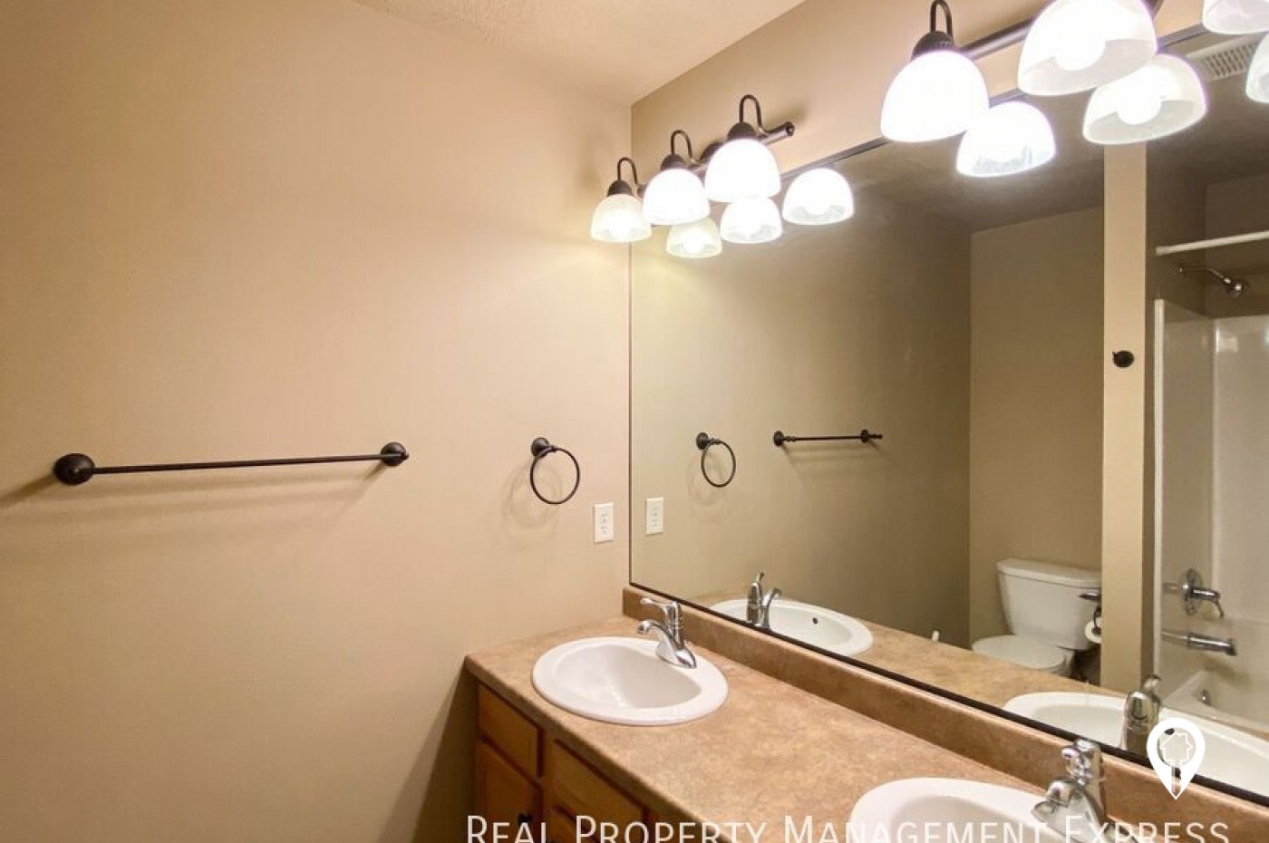 3604 W 93rd St Townhome