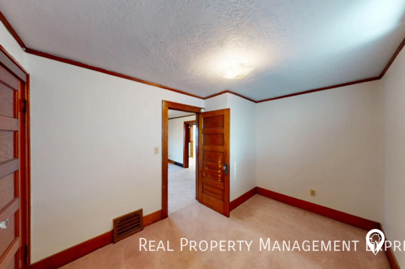 2520 S Norton Ave House