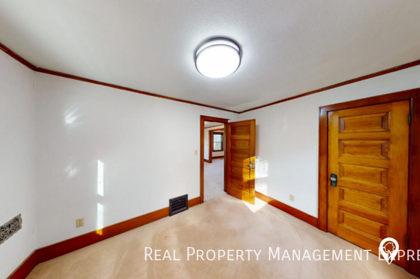 2520 S Norton Ave House