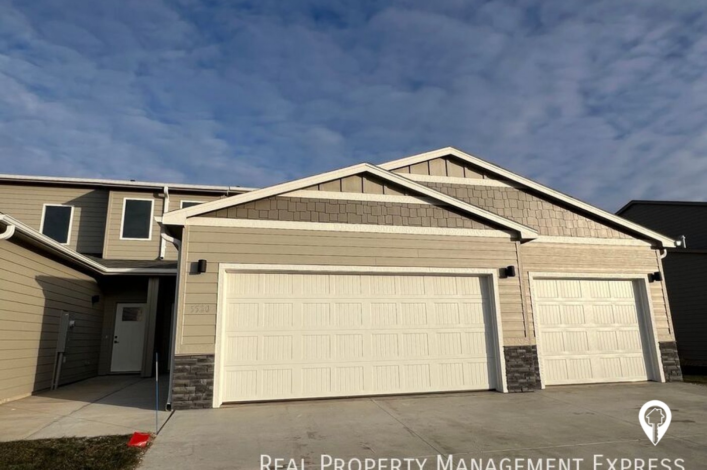 5520 S Huntwood Ave Townhome