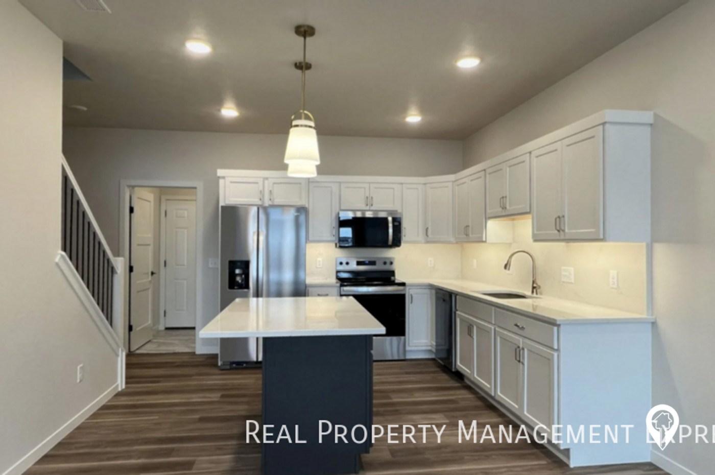 5520 S Huntwood Ave Townhome