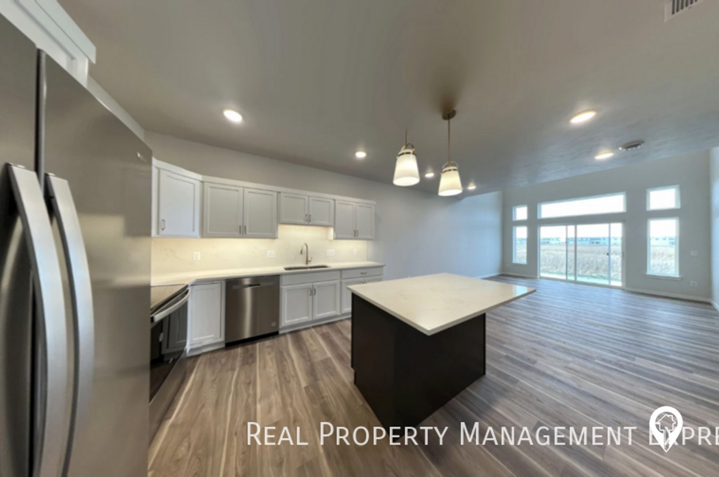 5520 S Huntwood Ave Townhome