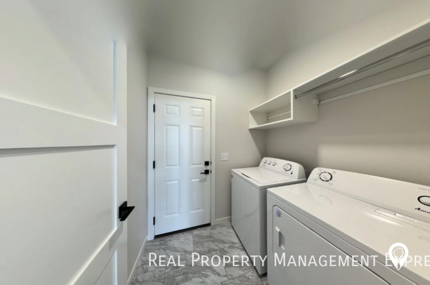 5520 S Huntwood Ave Townhome