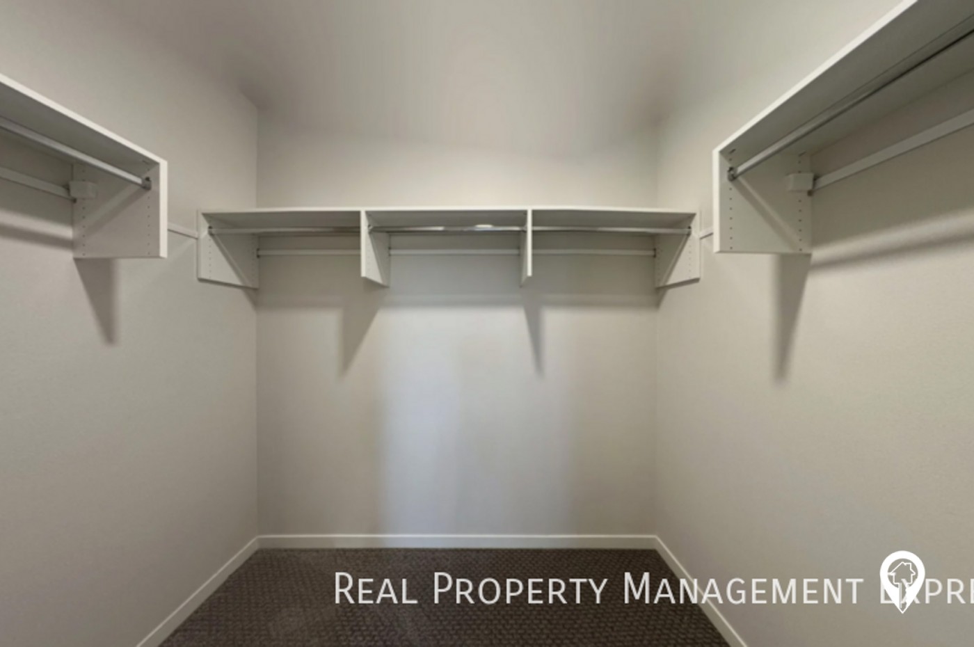 5520 S Huntwood Ave Townhome