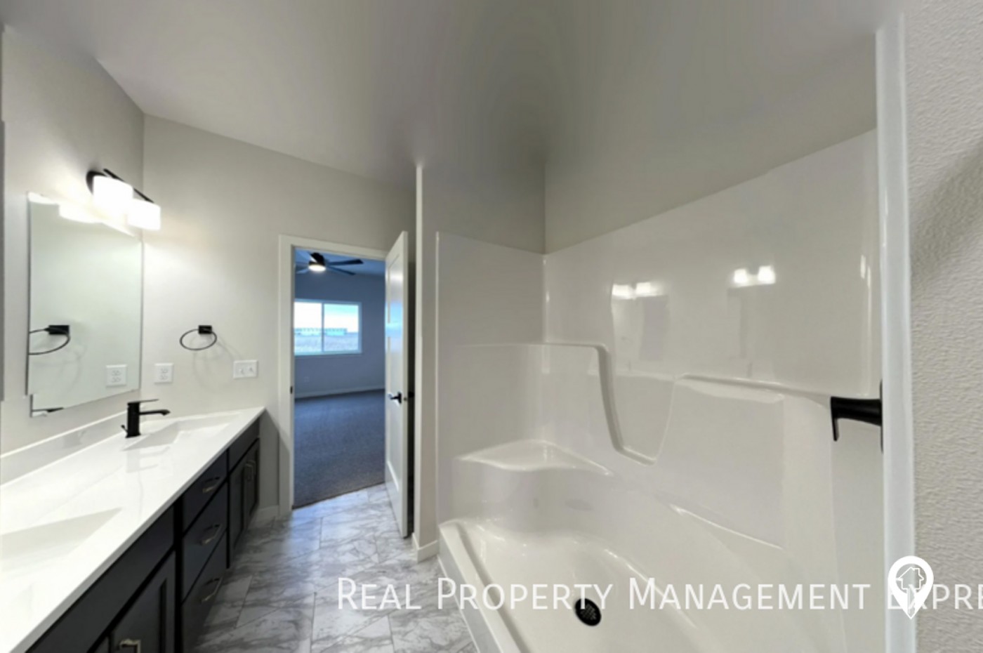 5520 S Huntwood Ave Townhome