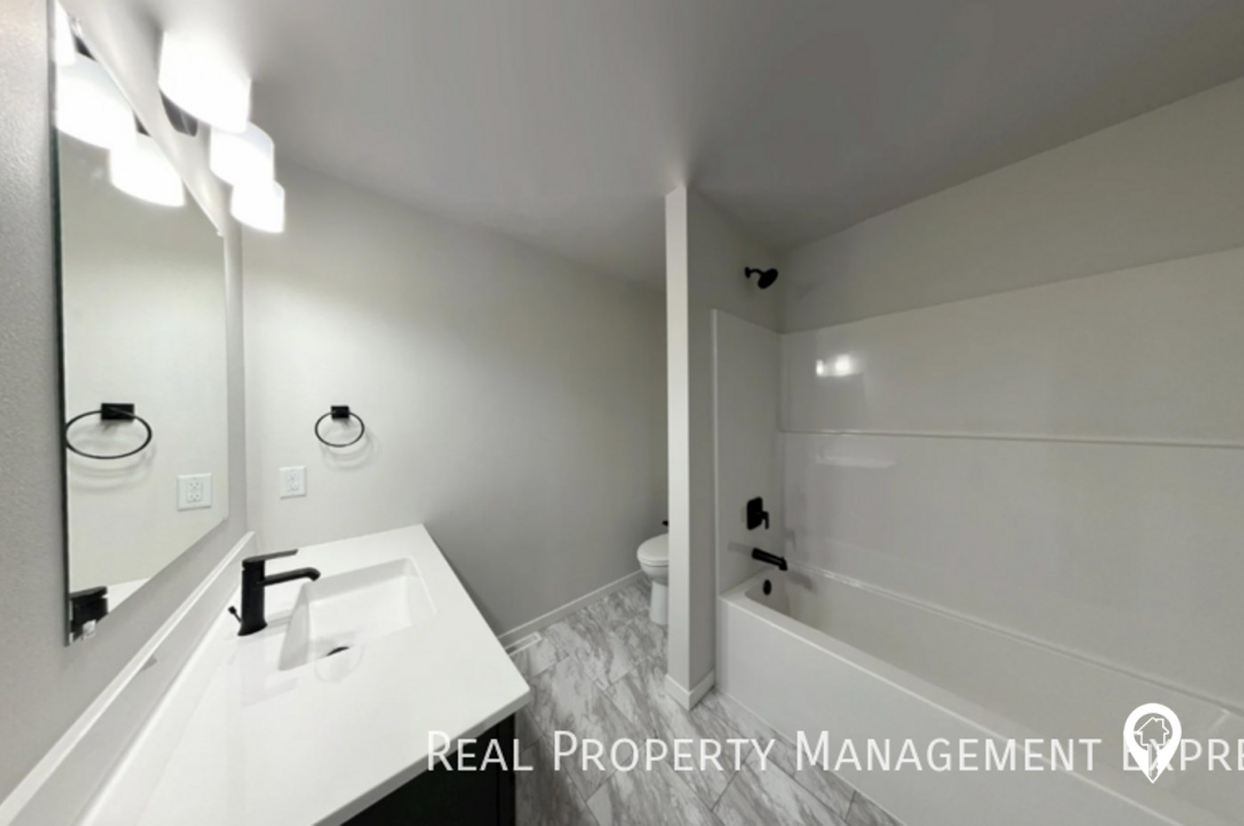 5520 S Huntwood Ave Townhome