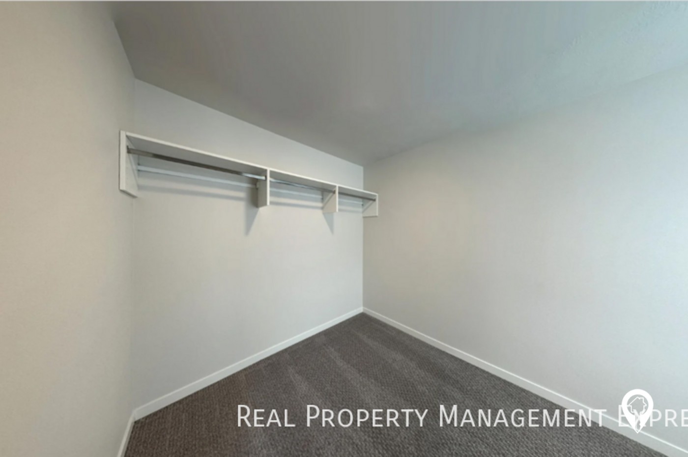 5520 S Huntwood Ave Townhome