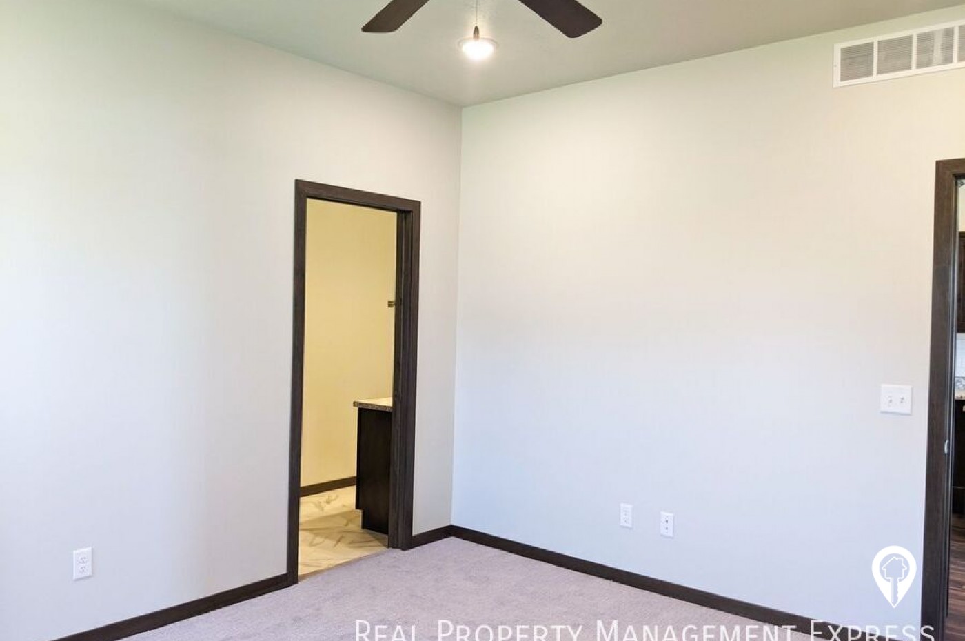 5400 S Dubuque Ave Townhome