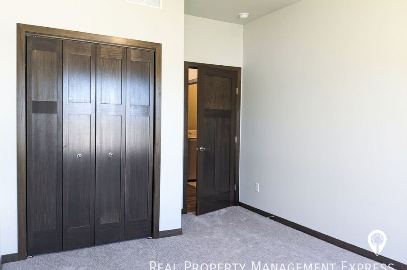 5400 S Dubuque Ave Townhome