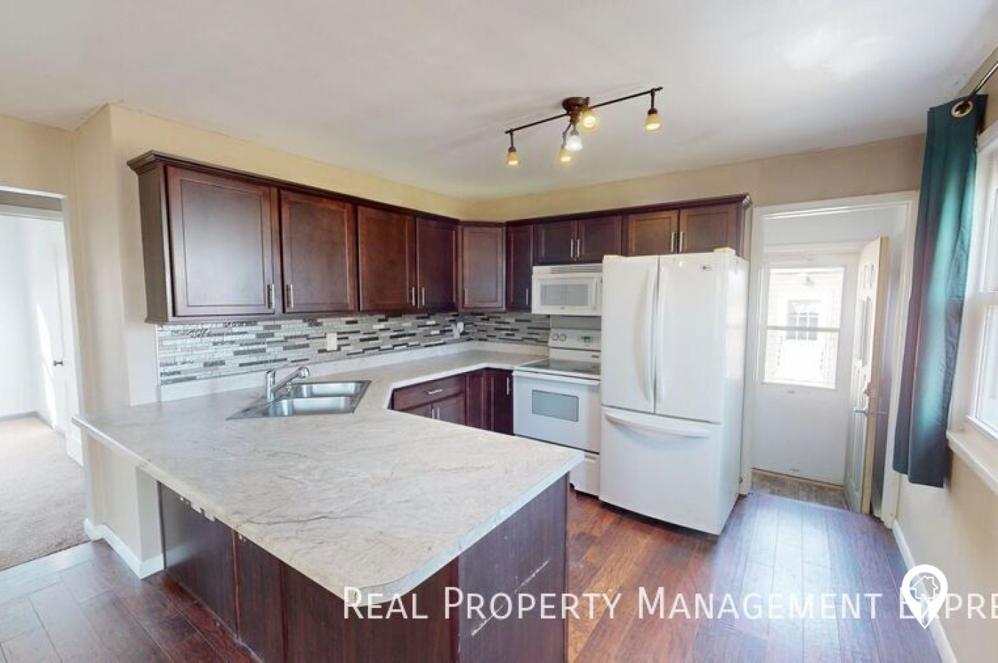 609 S Lyndale Ave Home