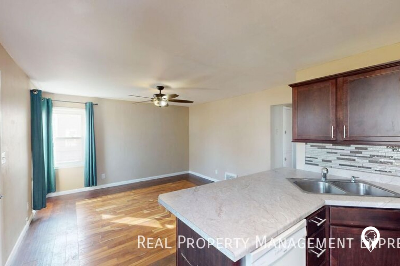 609 S Lyndale Ave Home