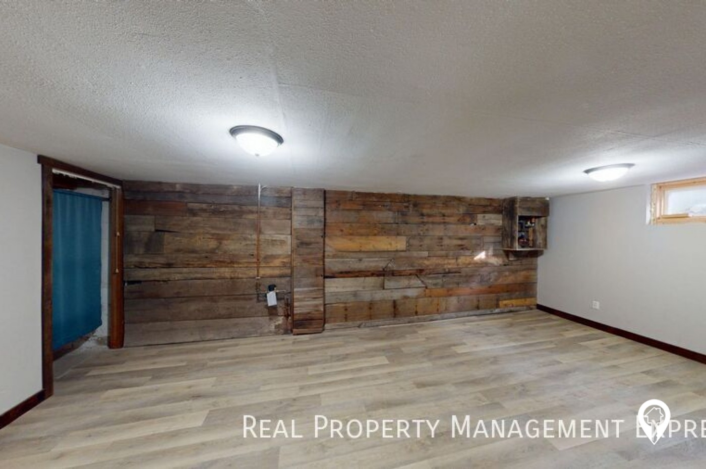 609 S Lyndale Ave Home