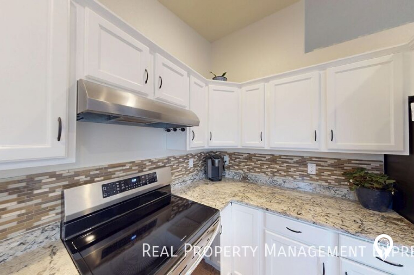 7217 W Strabane St House