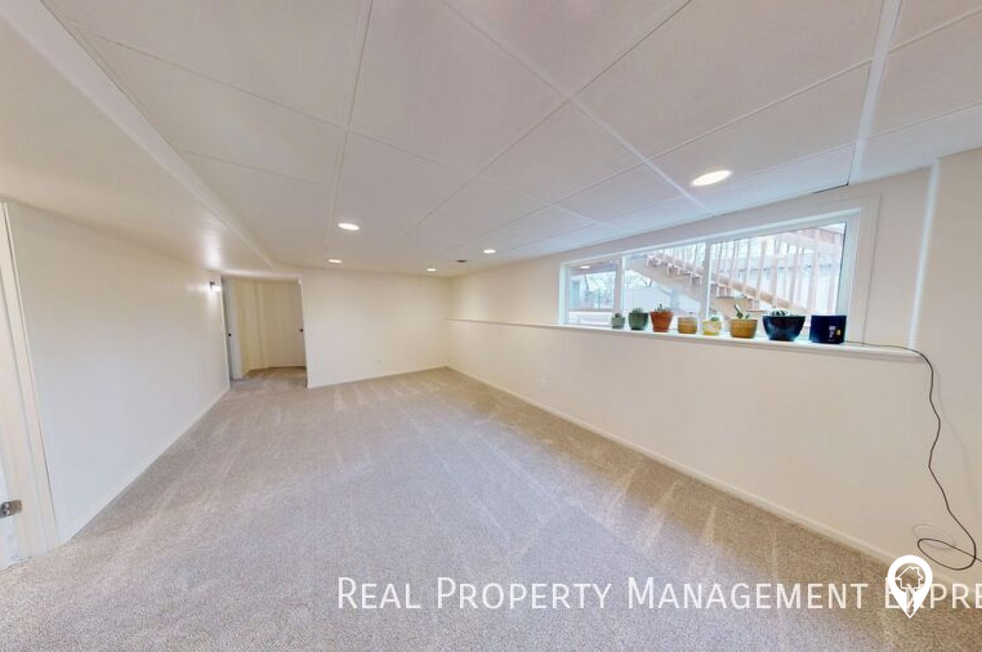 7217 W Strabane St House