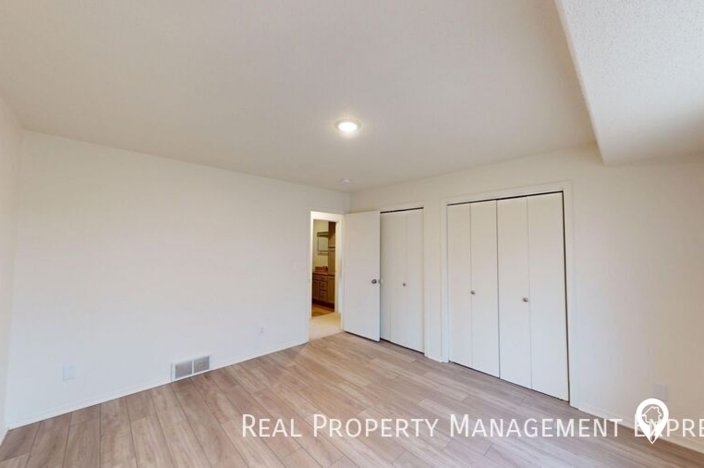 7217 W Strabane St House