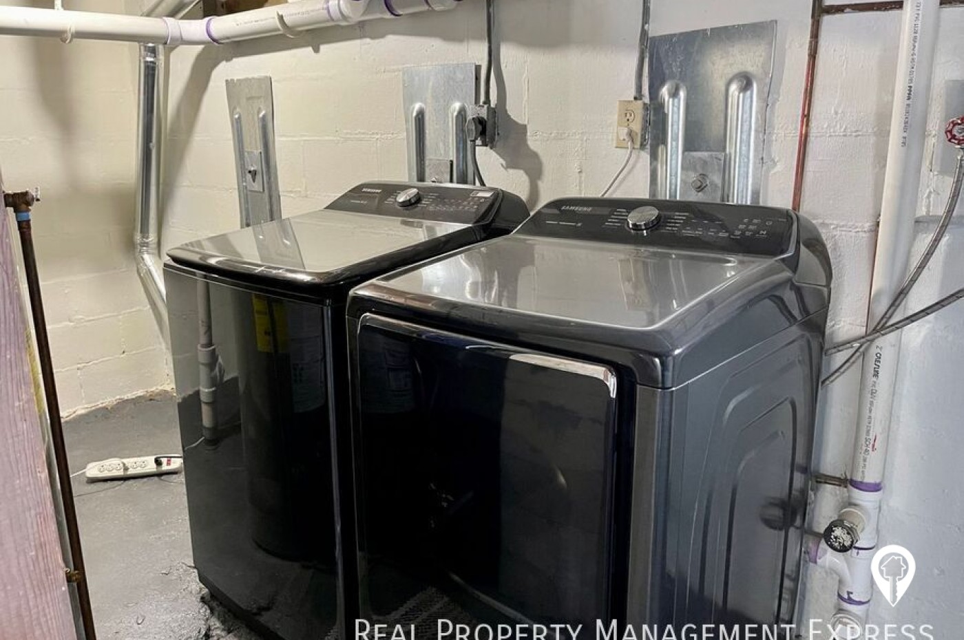 2419 S Main Ave House