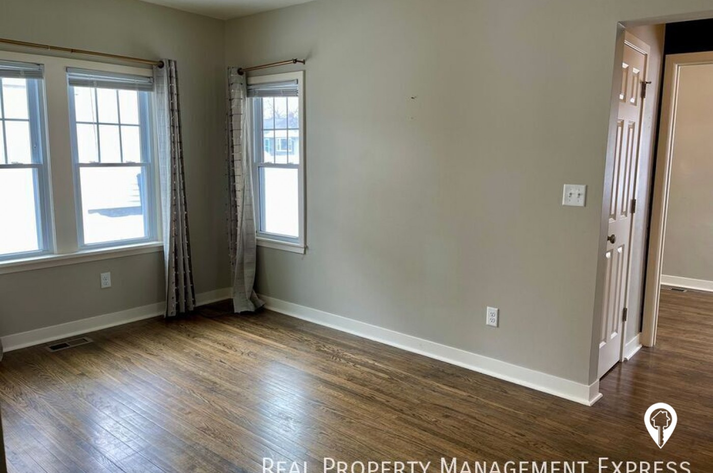 2419 S Main Ave House