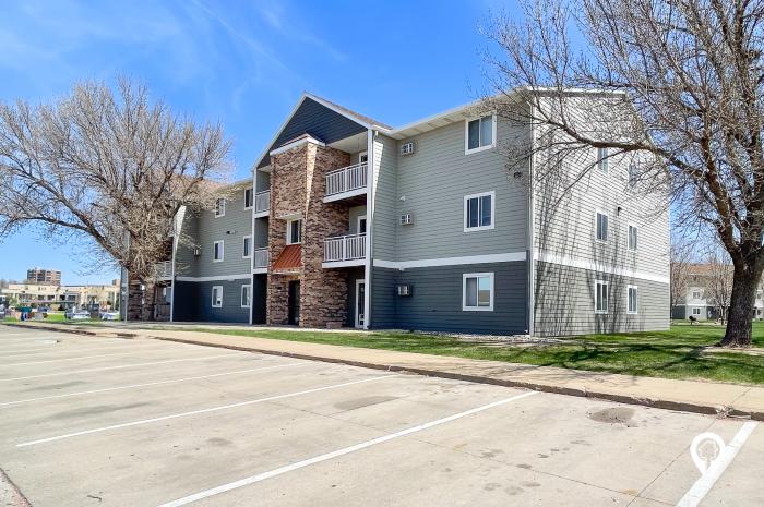 Golden Creek Apartments