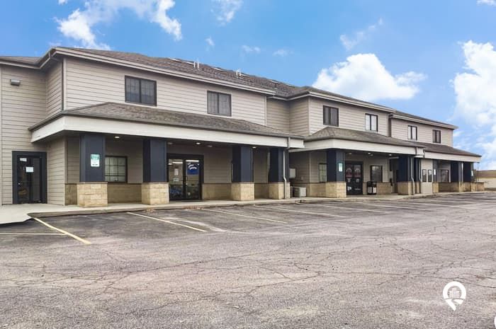 Wood Ridge Mall Apartments