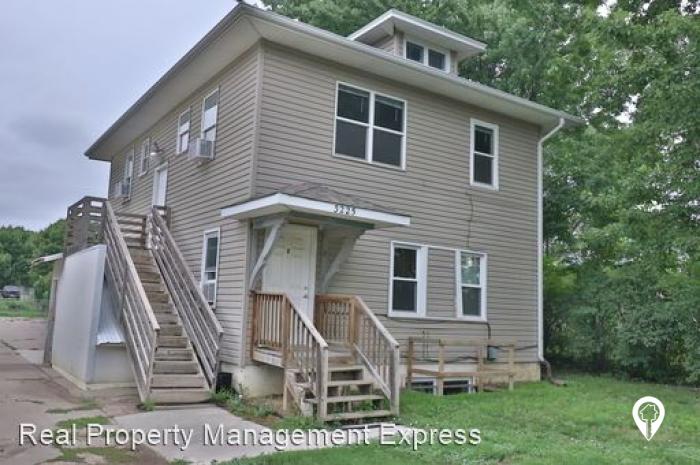 N Lewis Ave TownHome