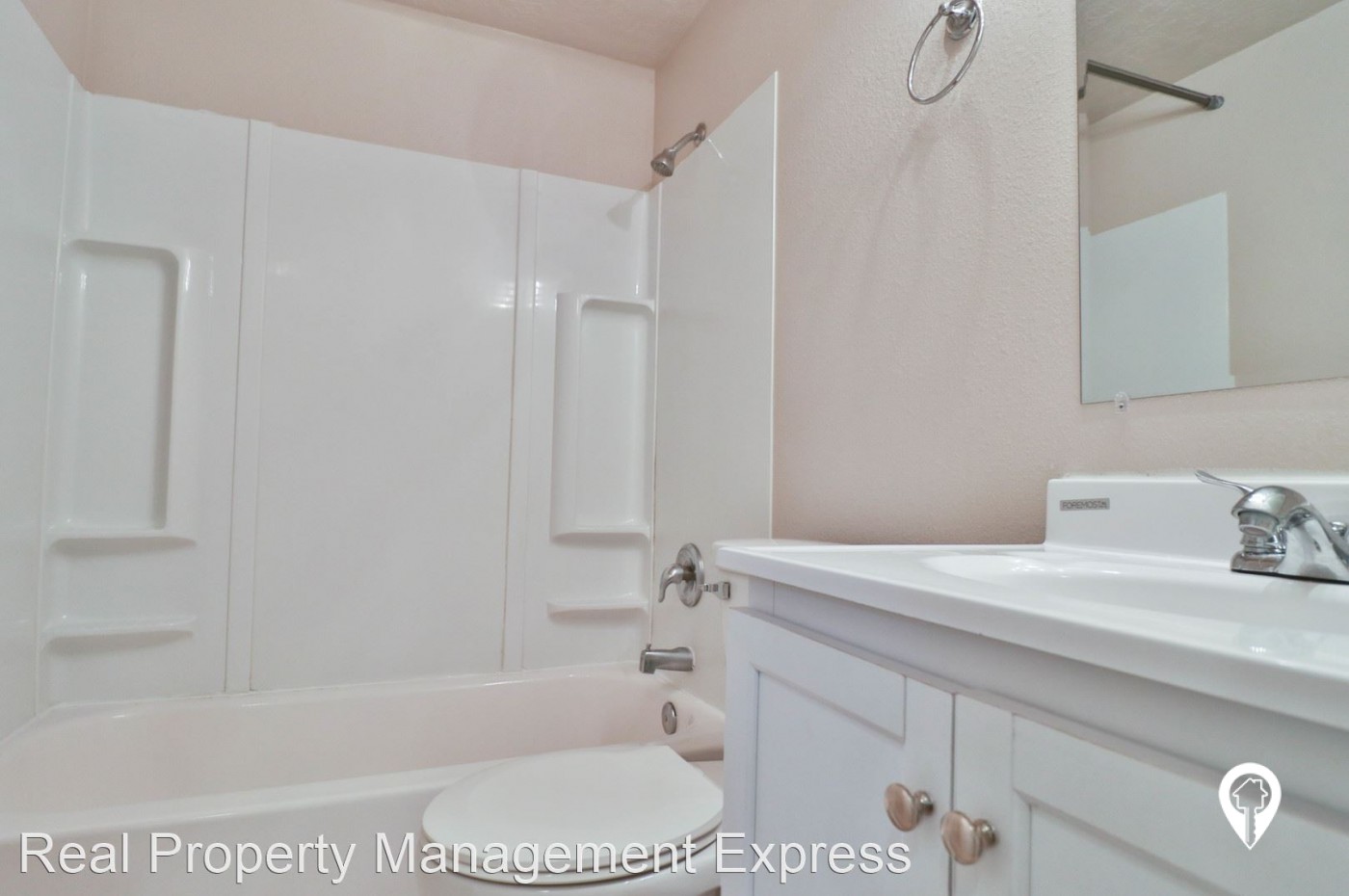 N Lewis Ave TownHome