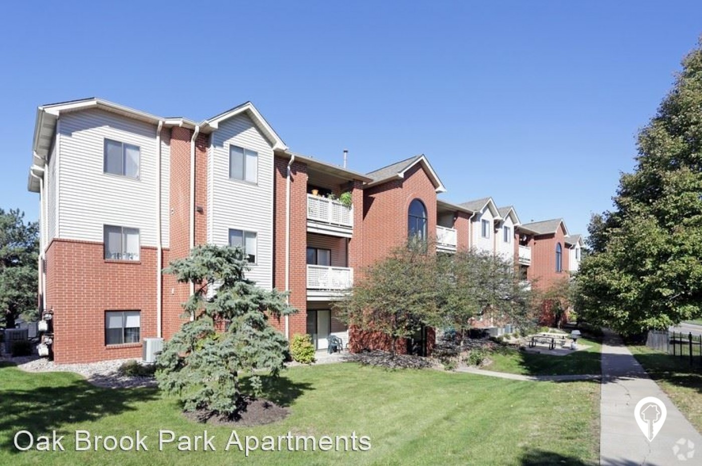 Oak Brook Apartments