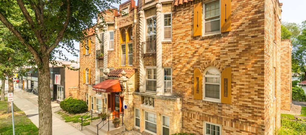 Rustic Lodge Apartments