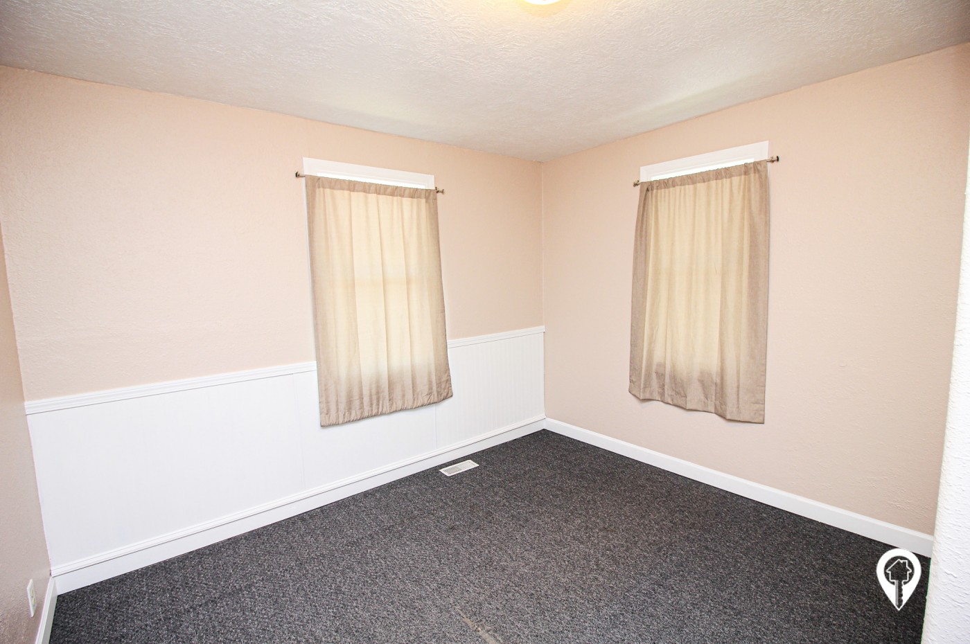 712 N Blauvelt House