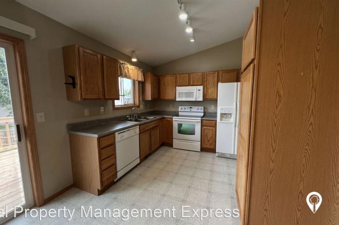 6120 S Aaron Avenue Townhome