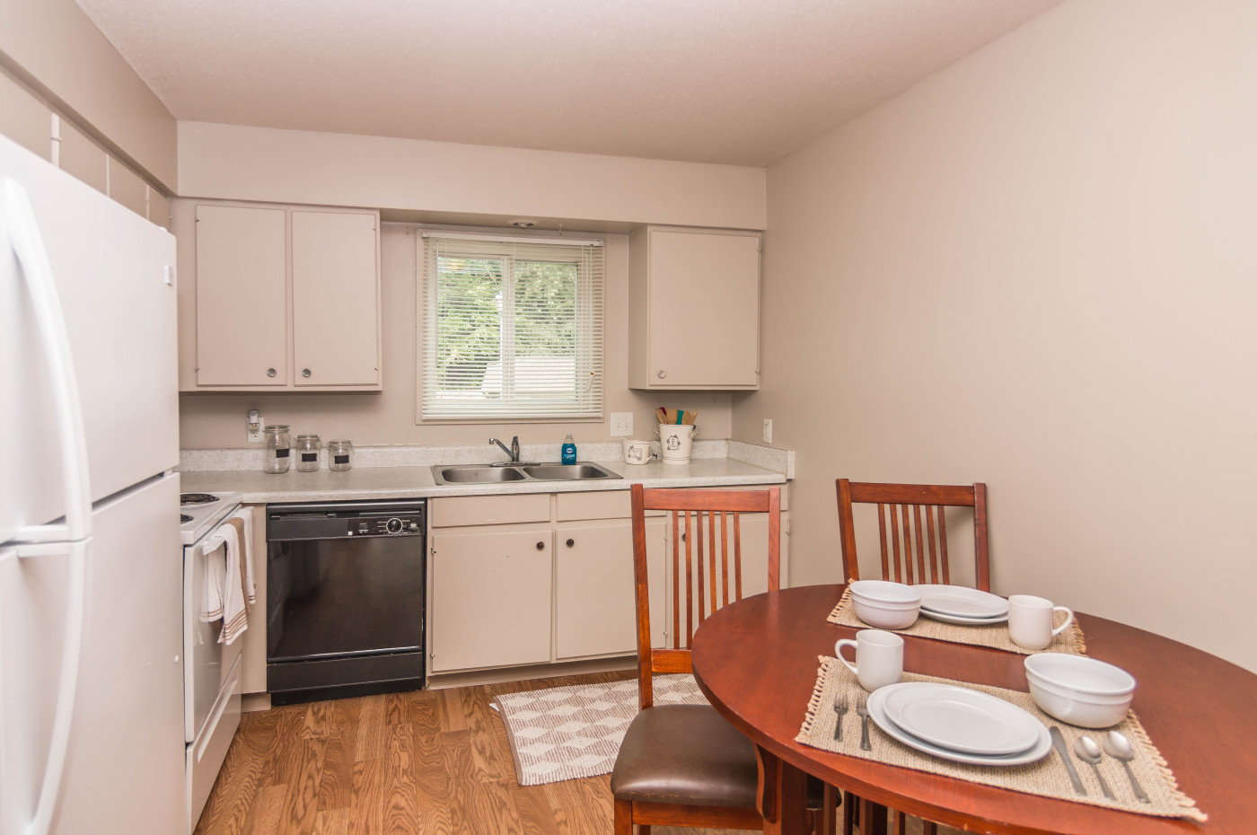 Indian Hills Apartments