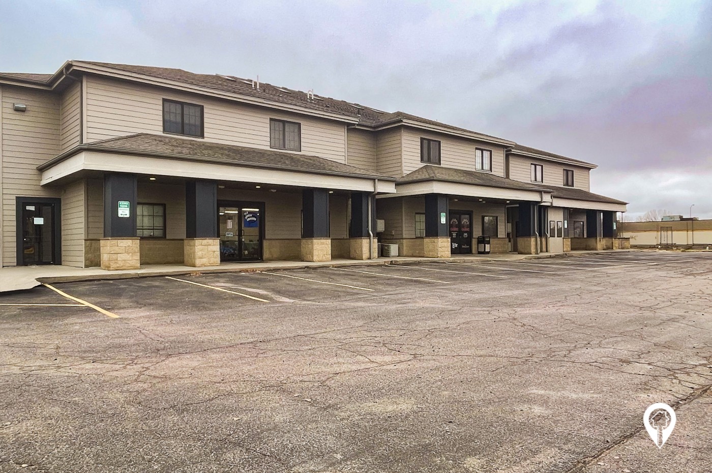 Wood Ridge Mall Apartments