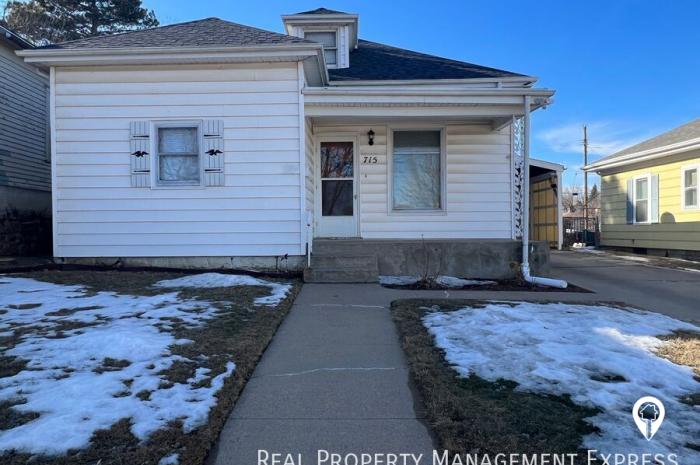 715 S 4th Ave House