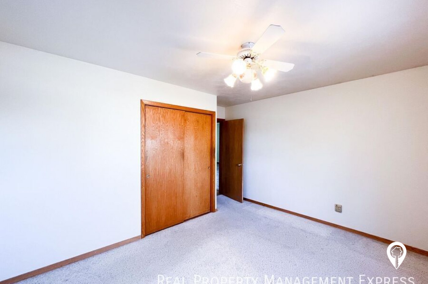 715 S 4th Ave House
