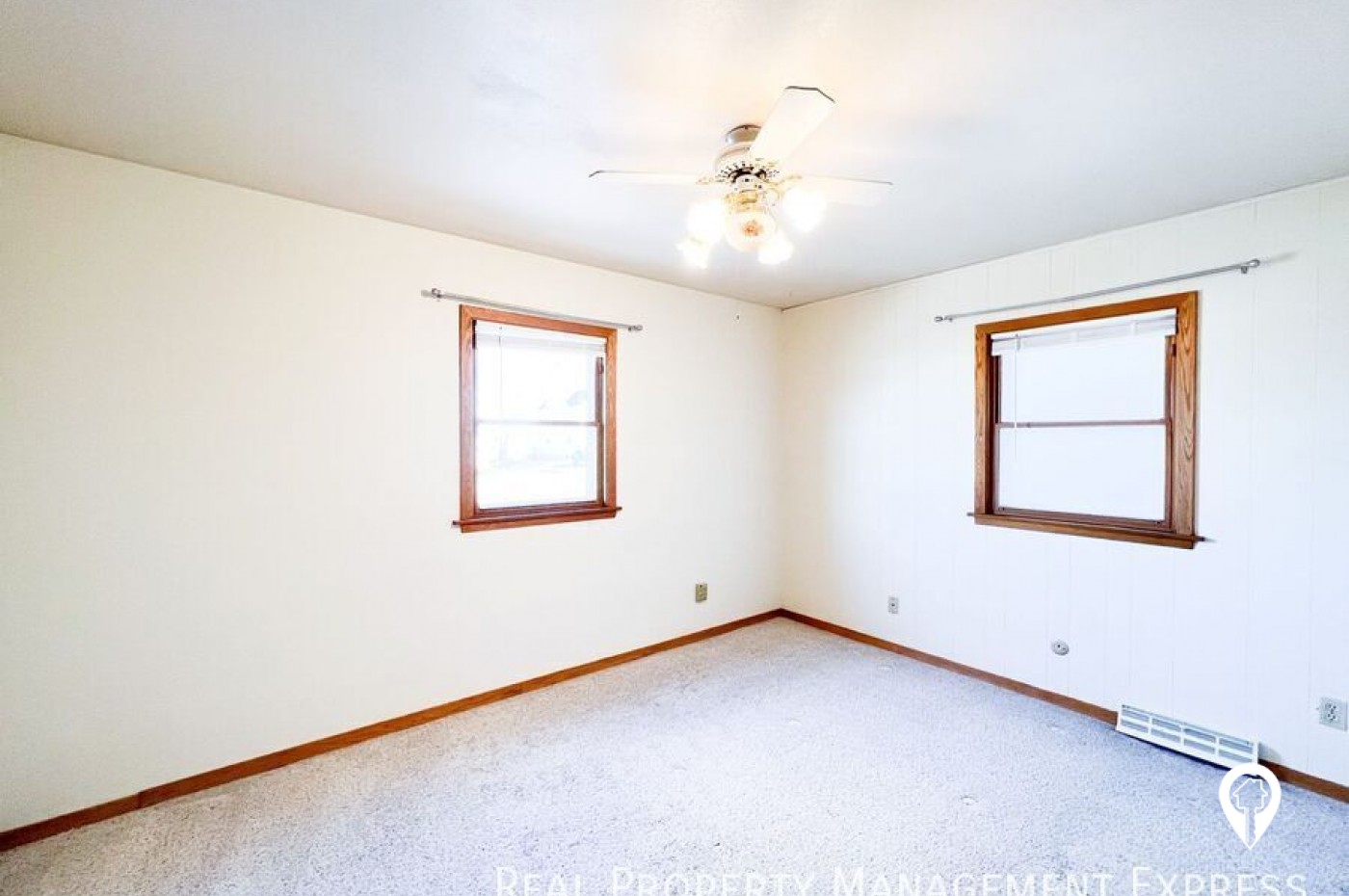 715 S 4th Ave House