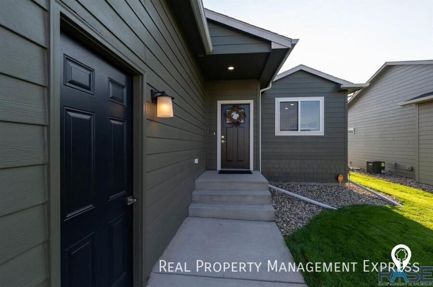 5316 S Eastwind Ave House