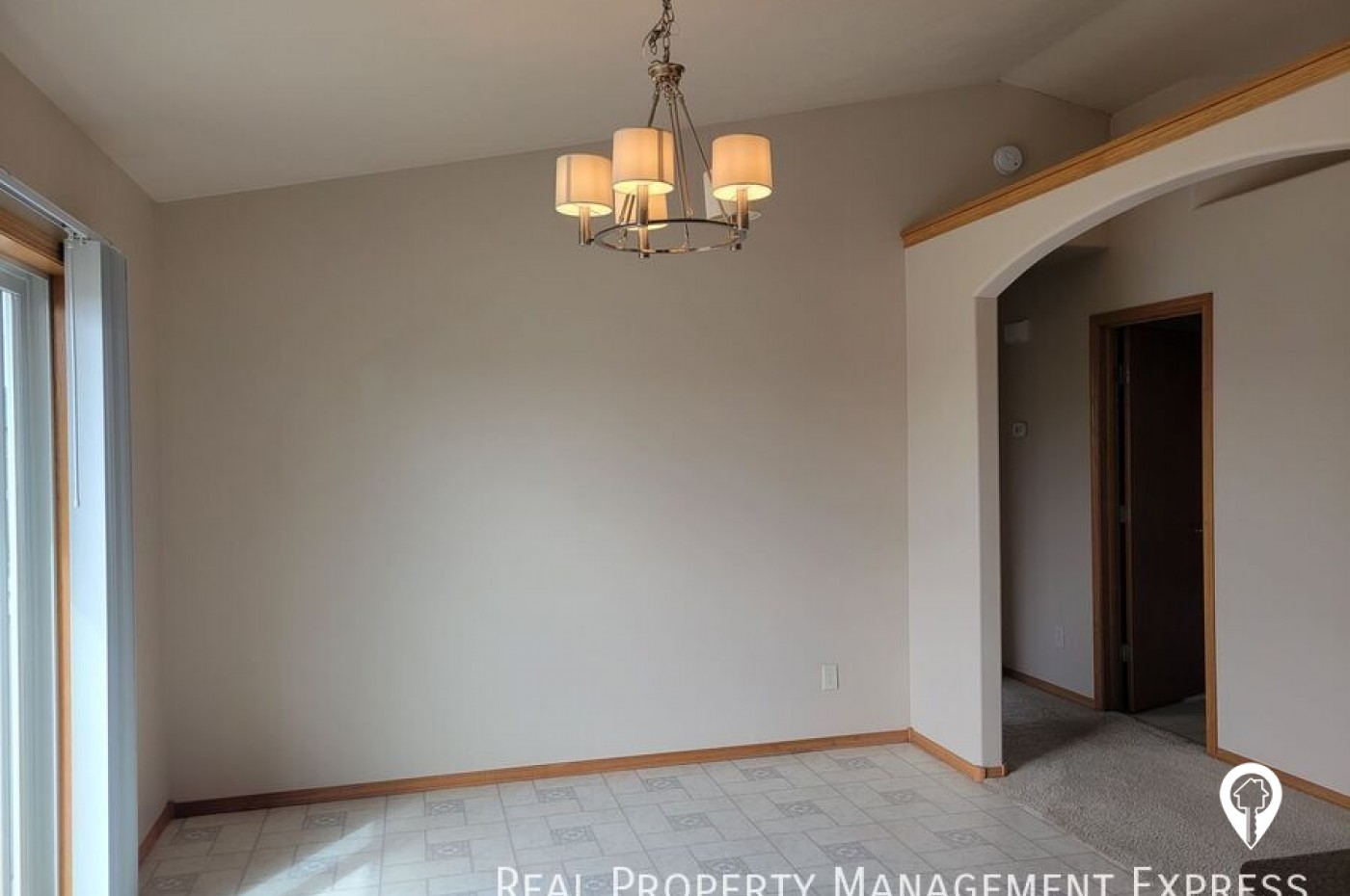 5901 S Mandy Ave House