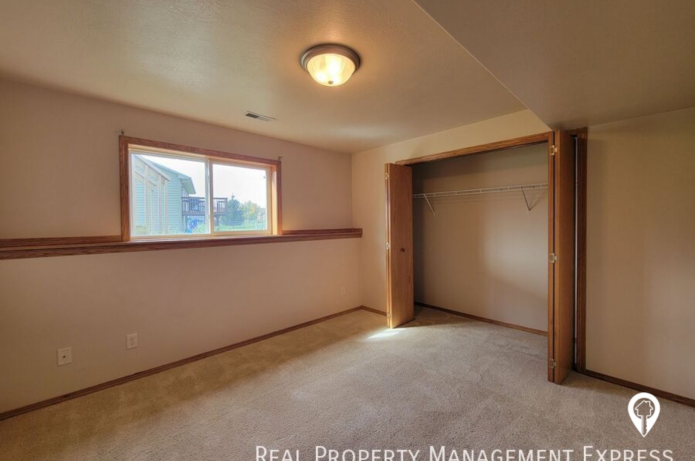 5901 S Mandy Ave House
