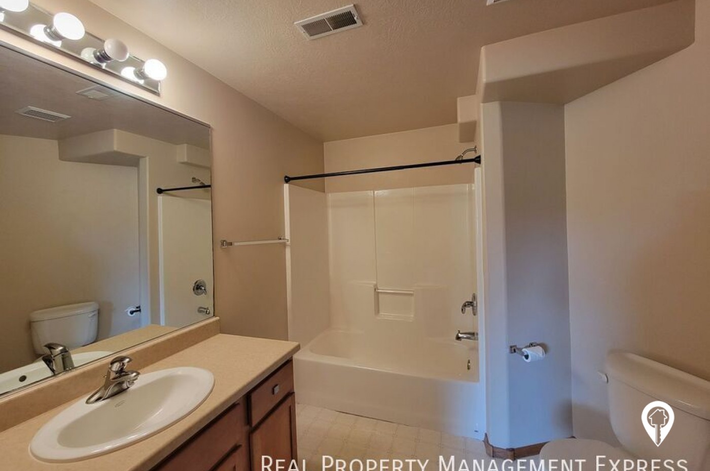 5901 S Mandy Ave House