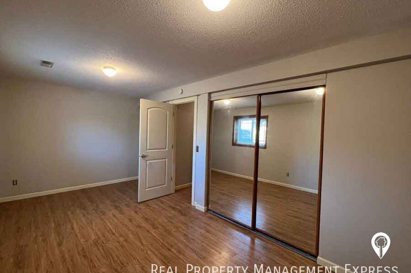 6104 W 53rd St House