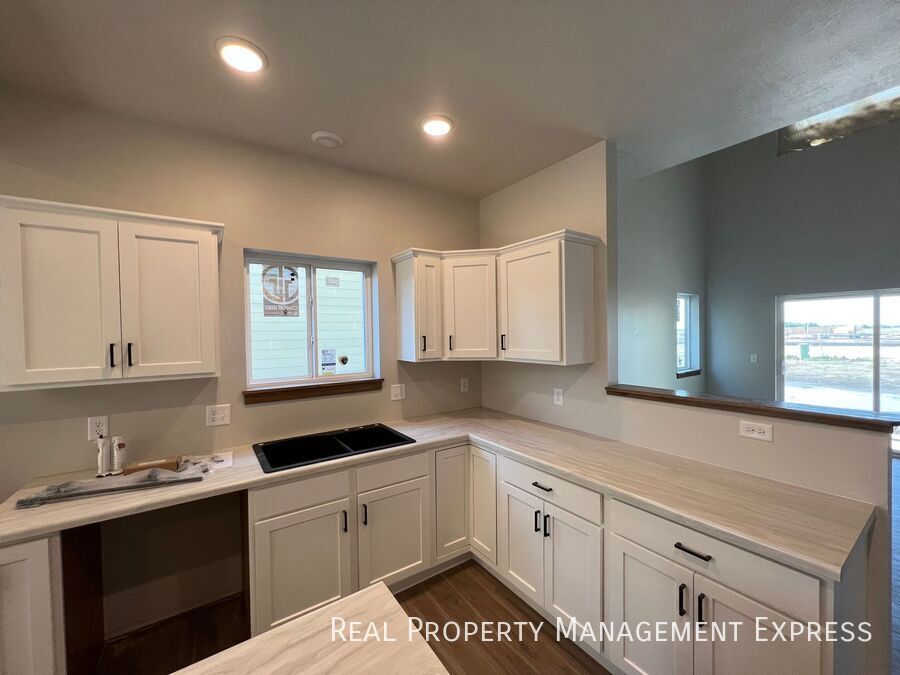 6160 S Alki Pl House